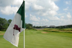 Hole 10 flag at Seven Bridges Golf Club